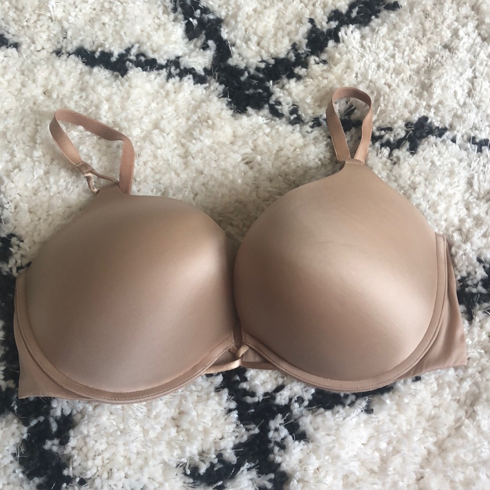 Victoria’s Secret bombshell bra